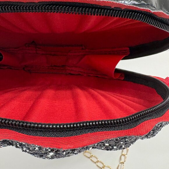 Glam Clam /Sparkle Seashell Shaped Crossbody Handbag / Purse/ Black/Silver - NWT - Picture 10 of 11